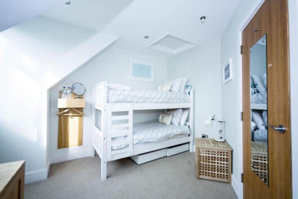 Edge14- Spacious, Stylish And Near The Beach! 뉴키 외부 사진