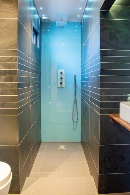 Edge14- Spacious, Stylish And Near The Beach! 뉴키 외부 사진