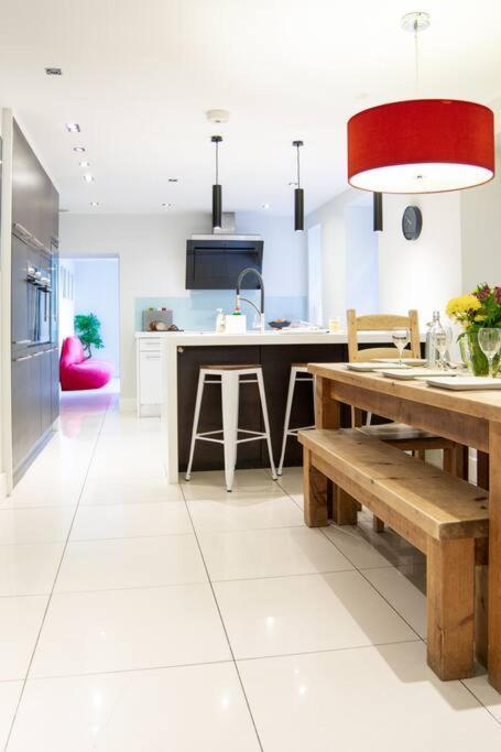 Edge14- Spacious, Stylish And Near The Beach! 뉴키 외부 사진