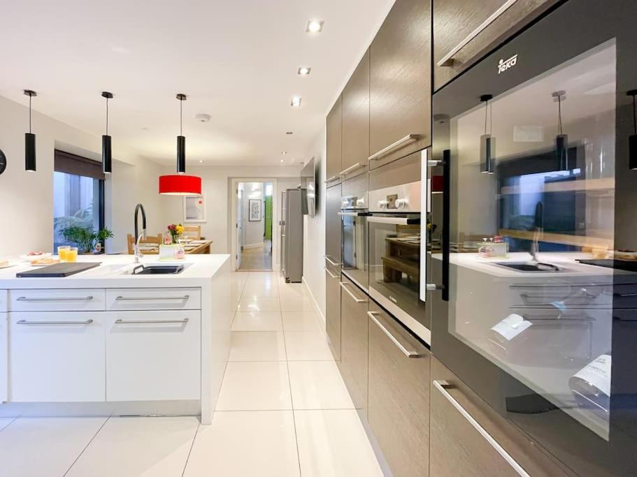 Edge14- Spacious, Stylish And Near The Beach! 뉴키 외부 사진