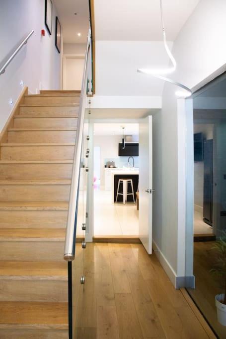 Edge14- Spacious, Stylish And Near The Beach! 뉴키 외부 사진