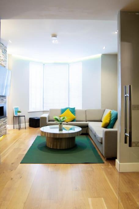 Edge14- Spacious, Stylish And Near The Beach! 뉴키 외부 사진
