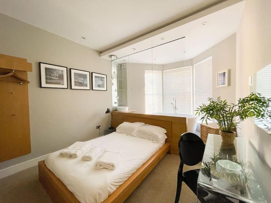 Edge14- Spacious, Stylish And Near The Beach! 뉴키 외부 사진