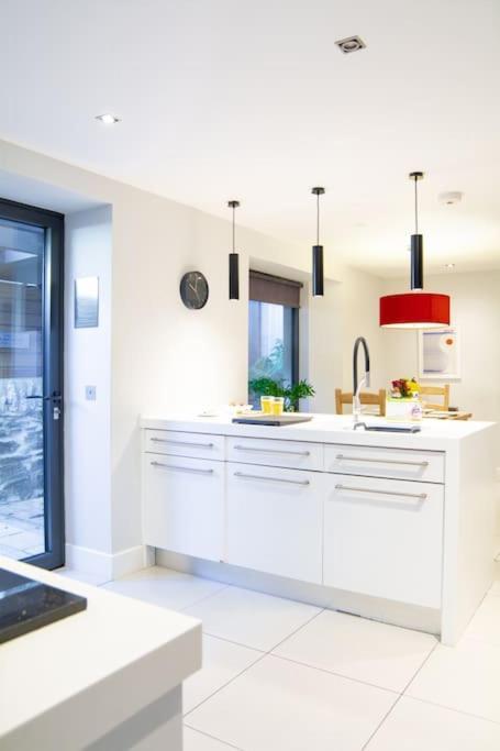 Edge14- Spacious, Stylish And Near The Beach! 뉴키 외부 사진