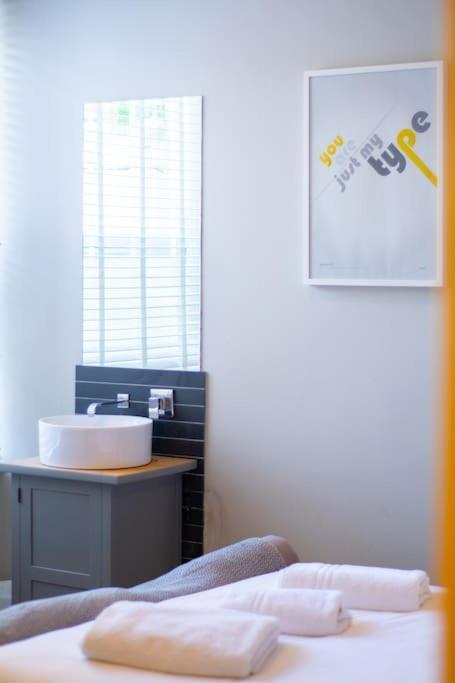 Edge14- Spacious, Stylish And Near The Beach! 뉴키 외부 사진