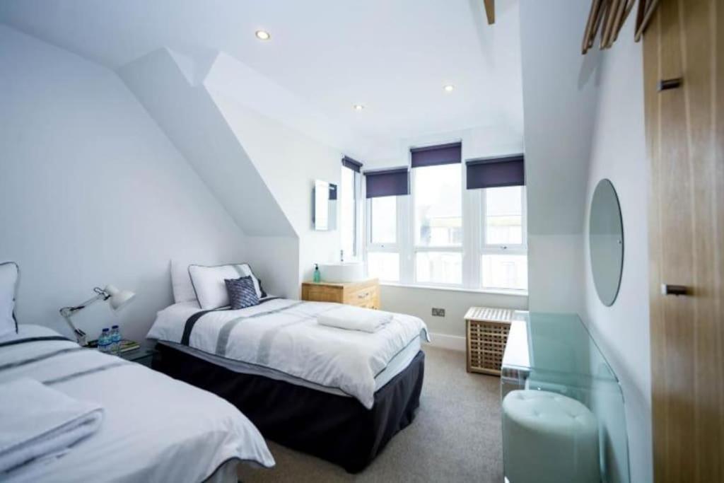 Edge14- Spacious, Stylish And Near The Beach! 뉴키 외부 사진