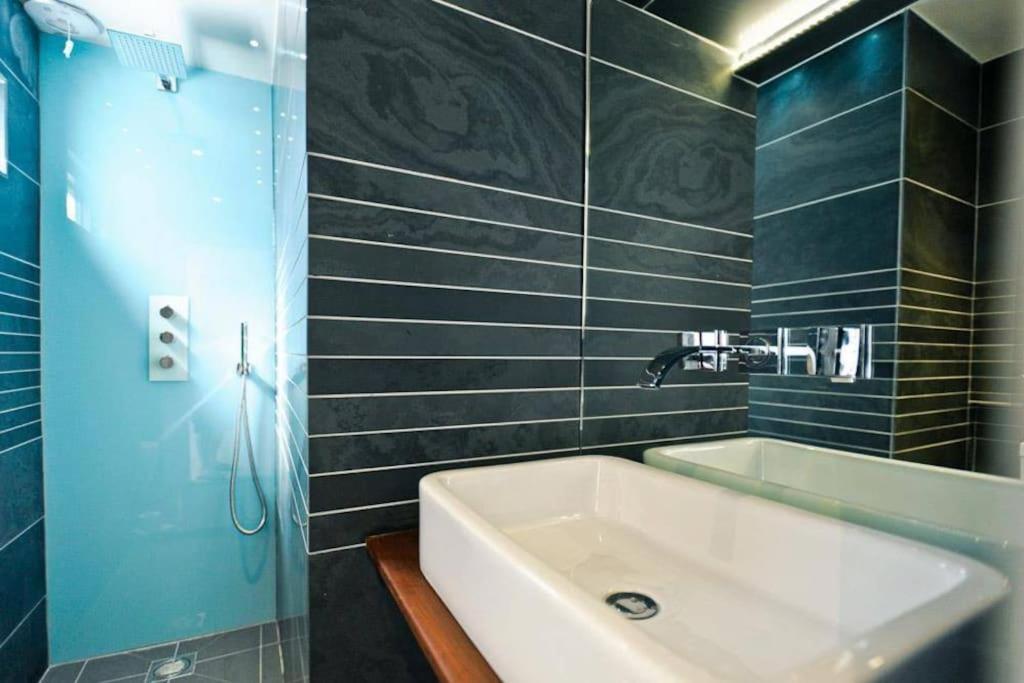 Edge14- Spacious, Stylish And Near The Beach! 뉴키 외부 사진