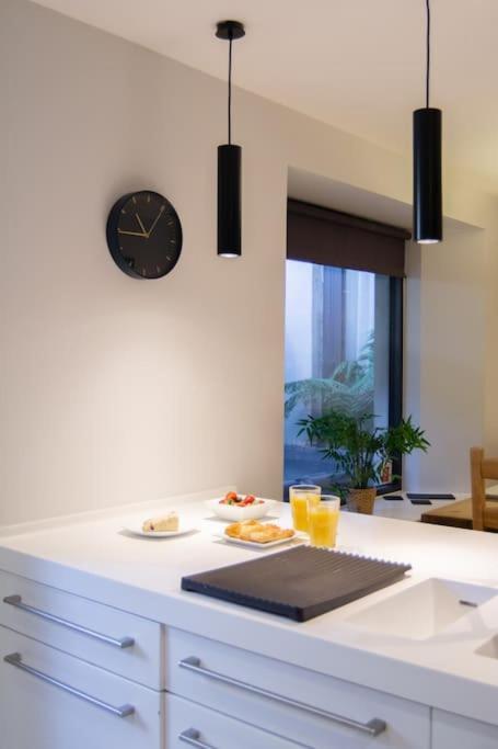 Edge14- Spacious, Stylish And Near The Beach! 뉴키 외부 사진